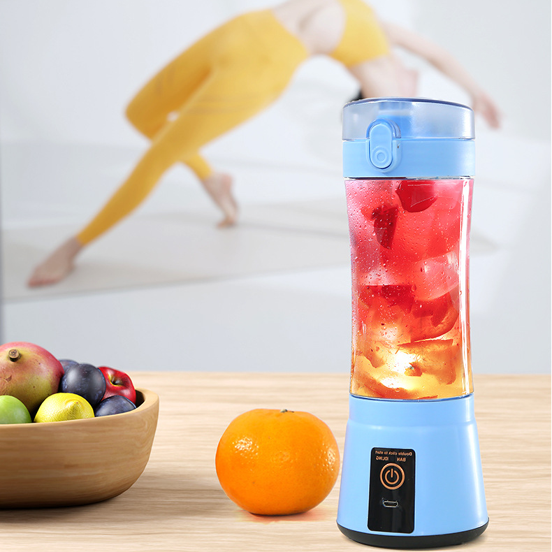 Blauwe draagbare blender
